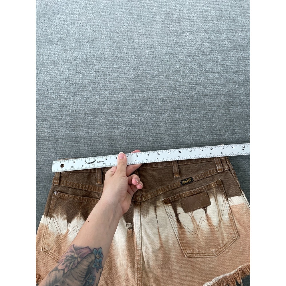Vintage Upcycled Wrangler Cut Off Shorts Size 34" Tie Dye Ombre Brown 2" Rodeo - Picture 5 of 7